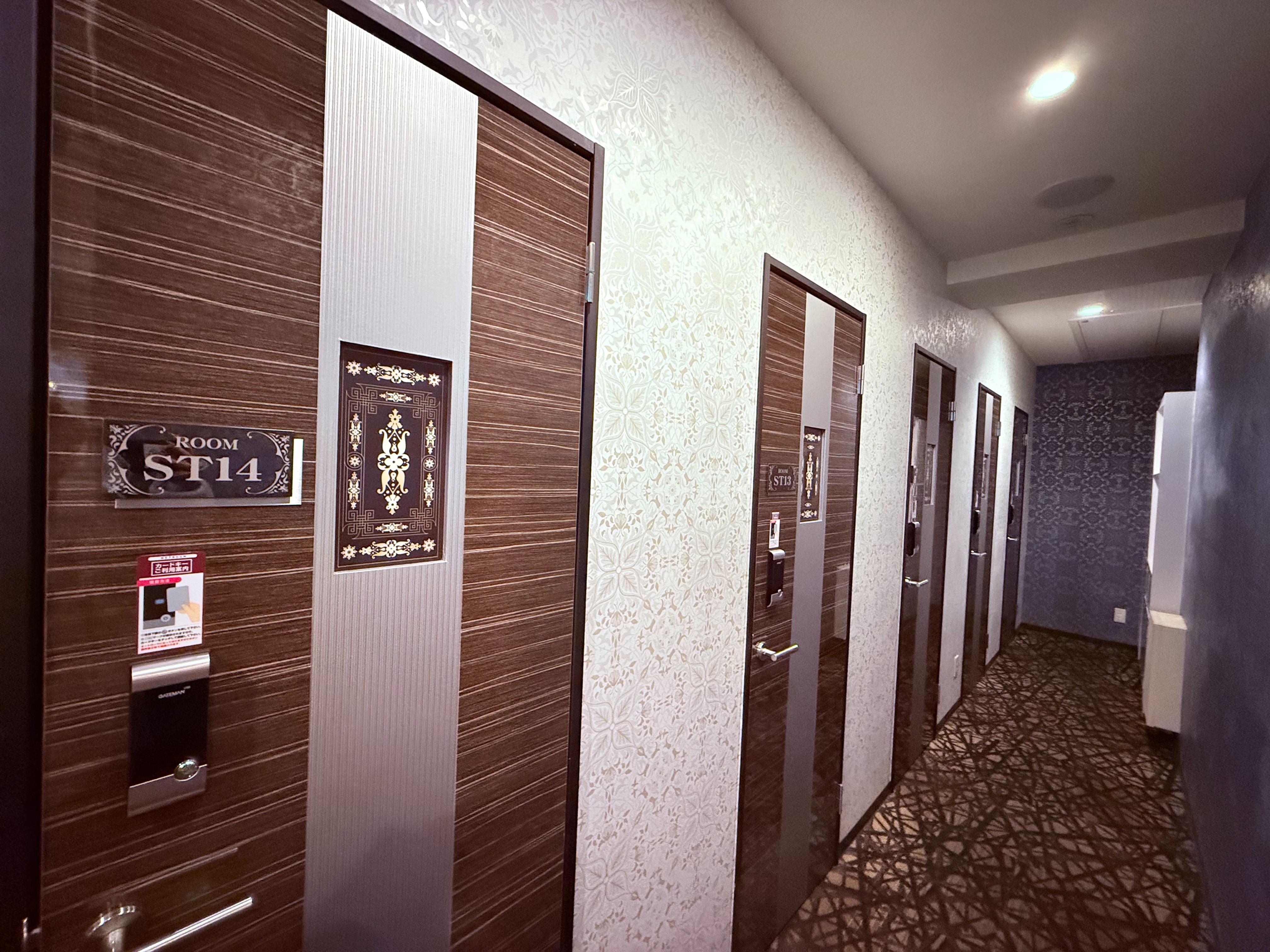 鍵付き完全個室｜ネットルーム蒲田西口店｜ネットカフェ|コインランドリー