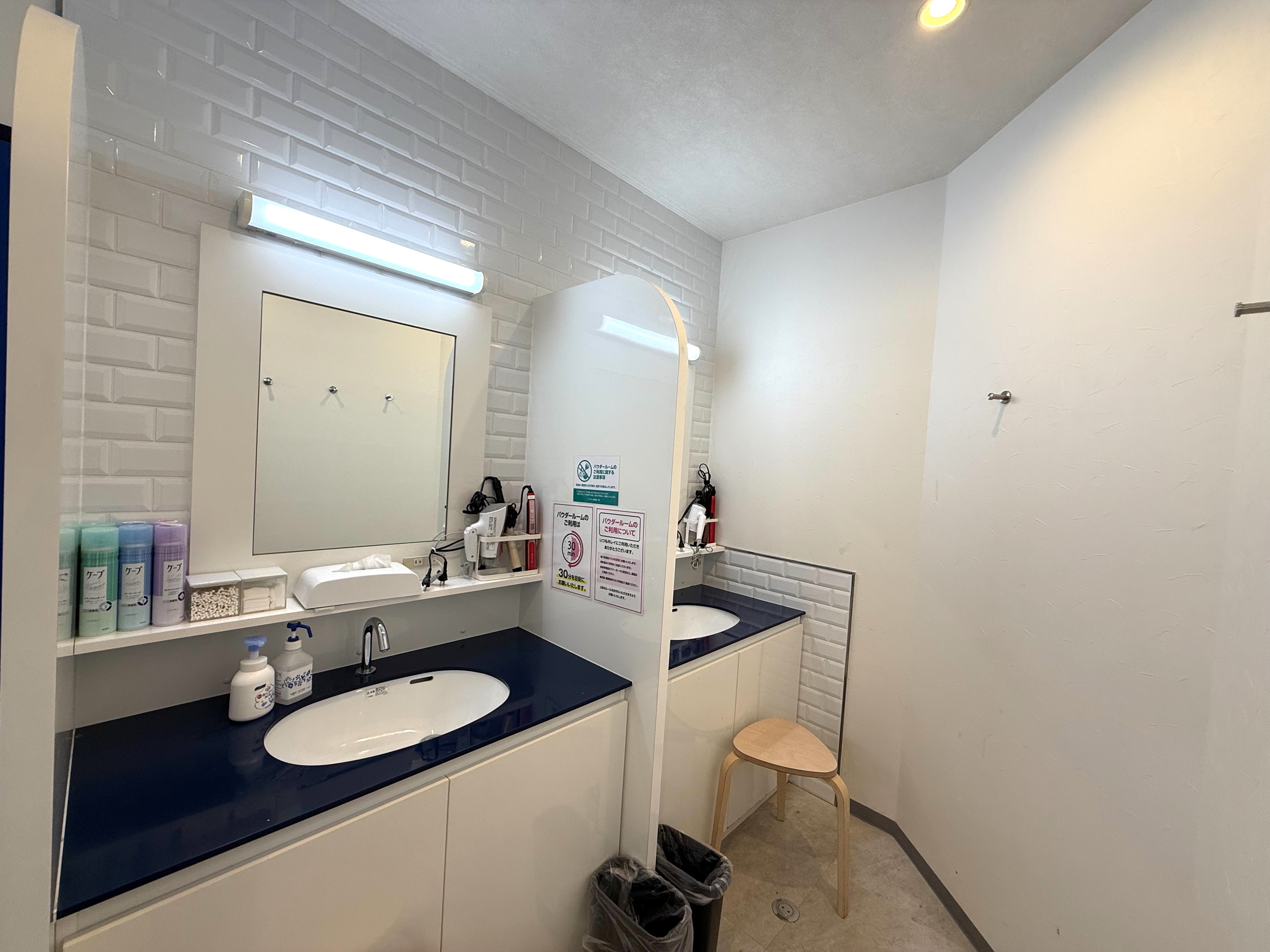 鍵付き完全個室｜ネットルーム新宿総本店｜ネットカフェ|コインランドリー